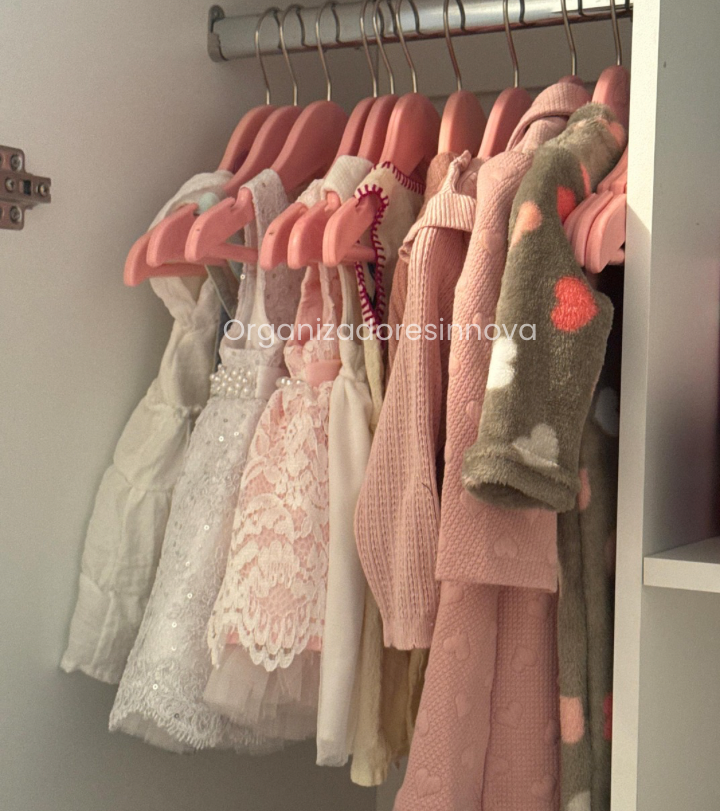 Gancho para bebe de lujo tipo madera X48 unidades niño