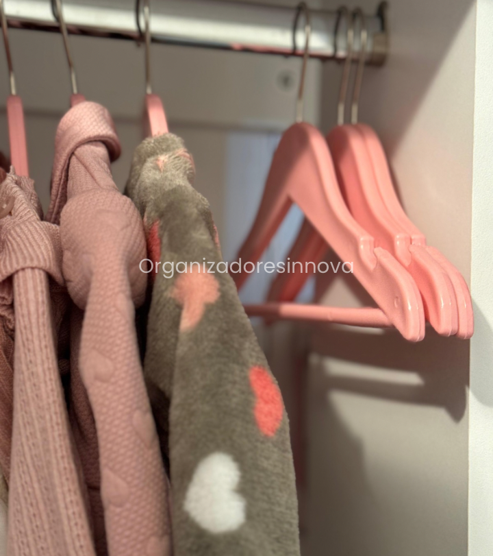 Gancho para bebe de lujo tipo madera X48 unidades niño